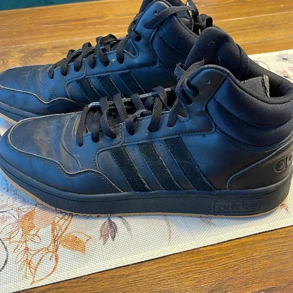 Adidas | Presents Hoops | Mid Basketball Sneaker | Men’s 10.5 - Picture 1 of 7